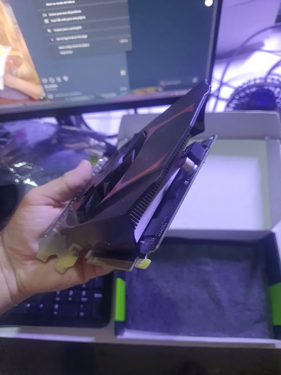 Placa de video hd readon 7670 4 gigas  - Foto 3