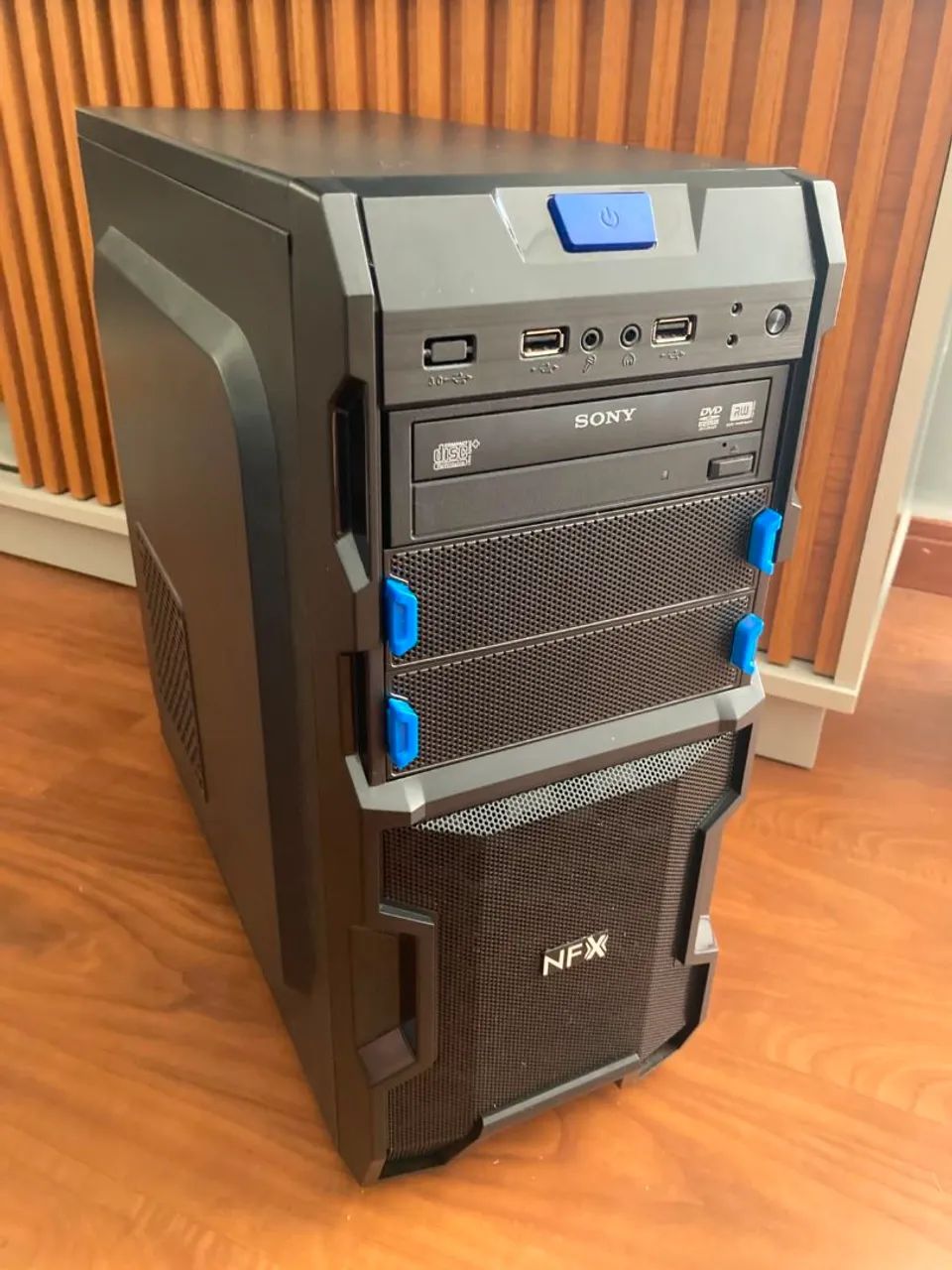 Gabinete com fonte 