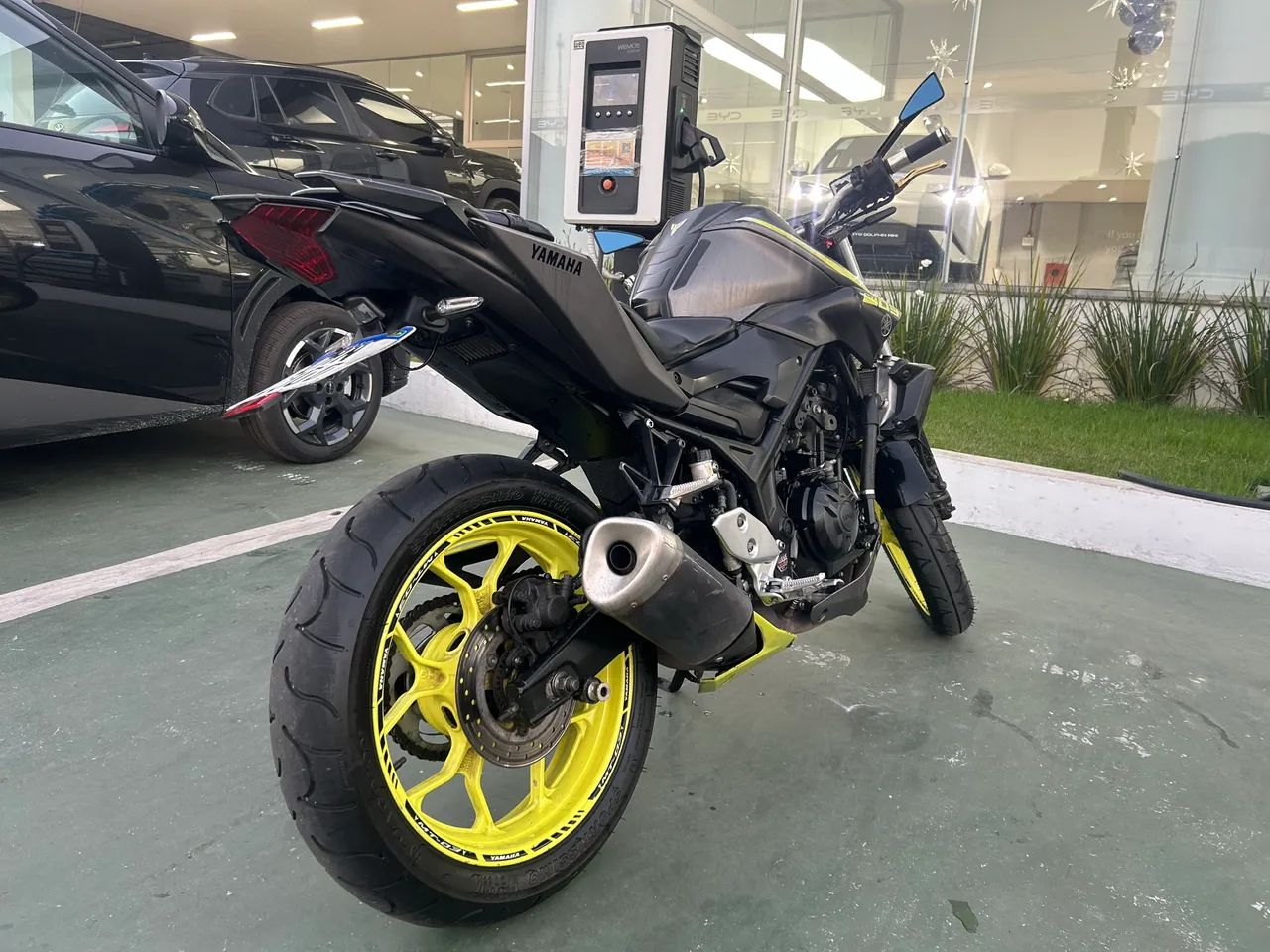 Yamaha MT 03  - Foto 4