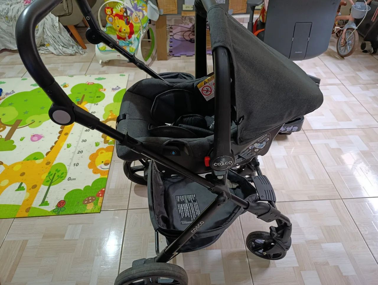 Carrinho de bebê cosco com bebê conforto e base para carro - Foto 3