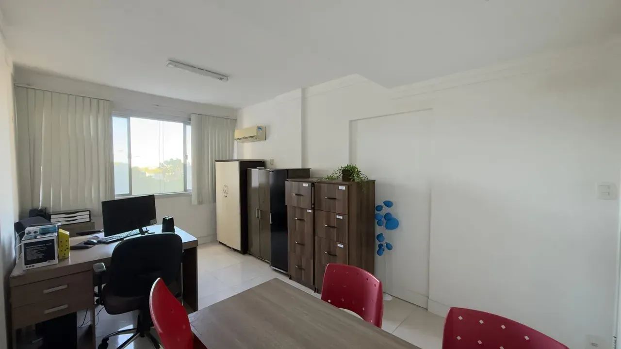 Sala comercial a venda no centro de Itajaí - Foto 2