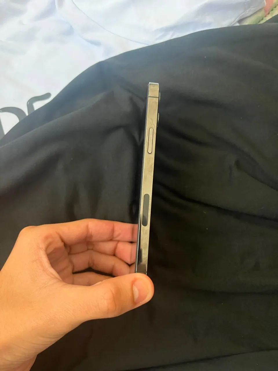 Vendo IPhone 12 Pro  R$ 1200, ou aceito iPhone XR com carcaça do 17  - Foto 2