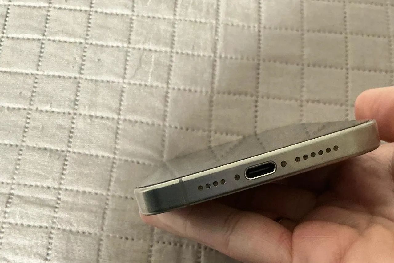 iPhone 15 pro Max 256 - Foto 3