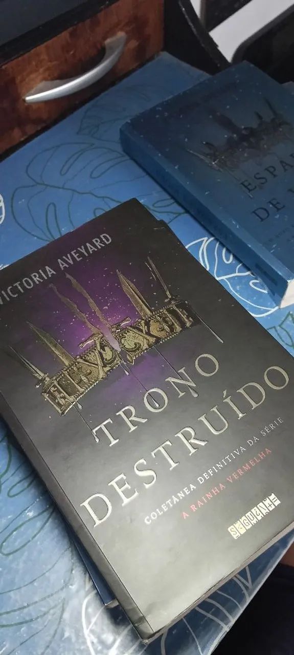 Vende-se Box de livros A Rainha Vermelha - Livros e revistas
