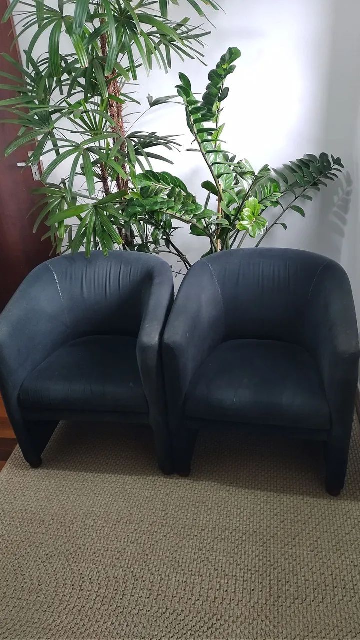 Poltronas com pés de madeira - Foto 2