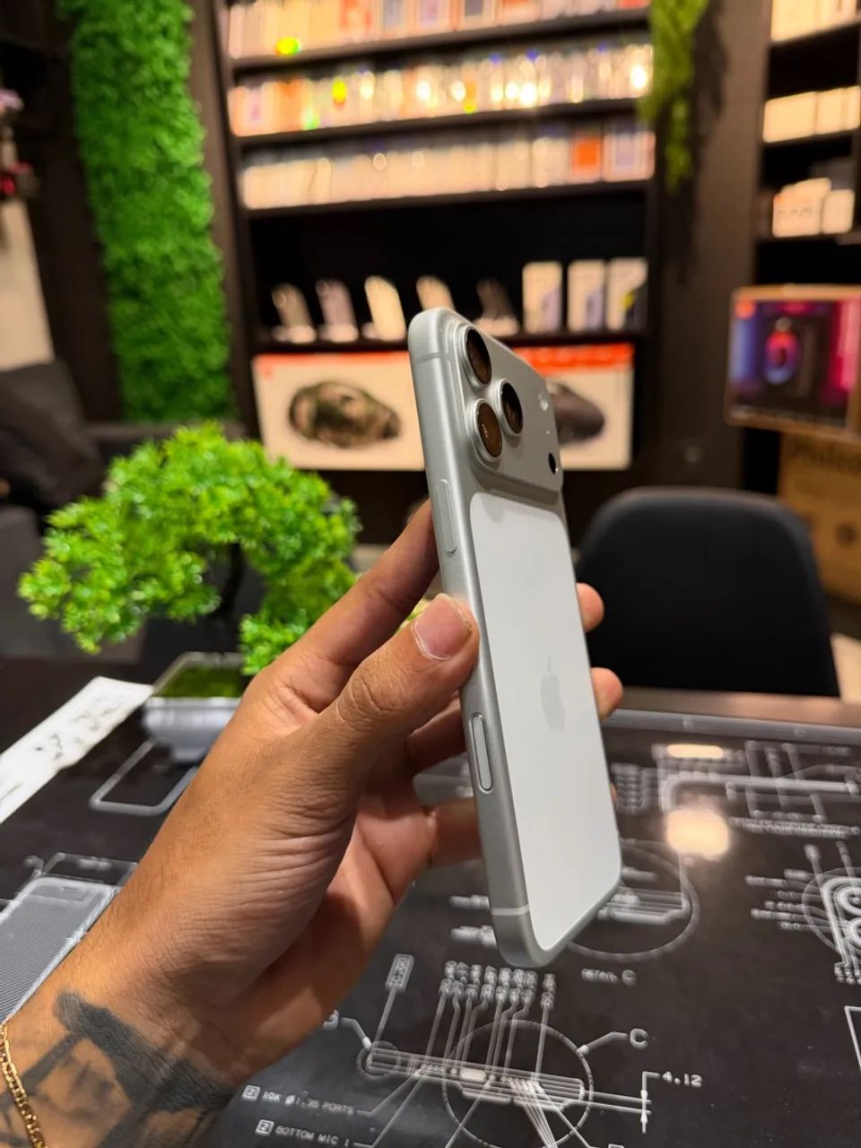 IPHONE 17 PRO MAX 256GB SILVER PROMOÇÃO  - Foto 3
