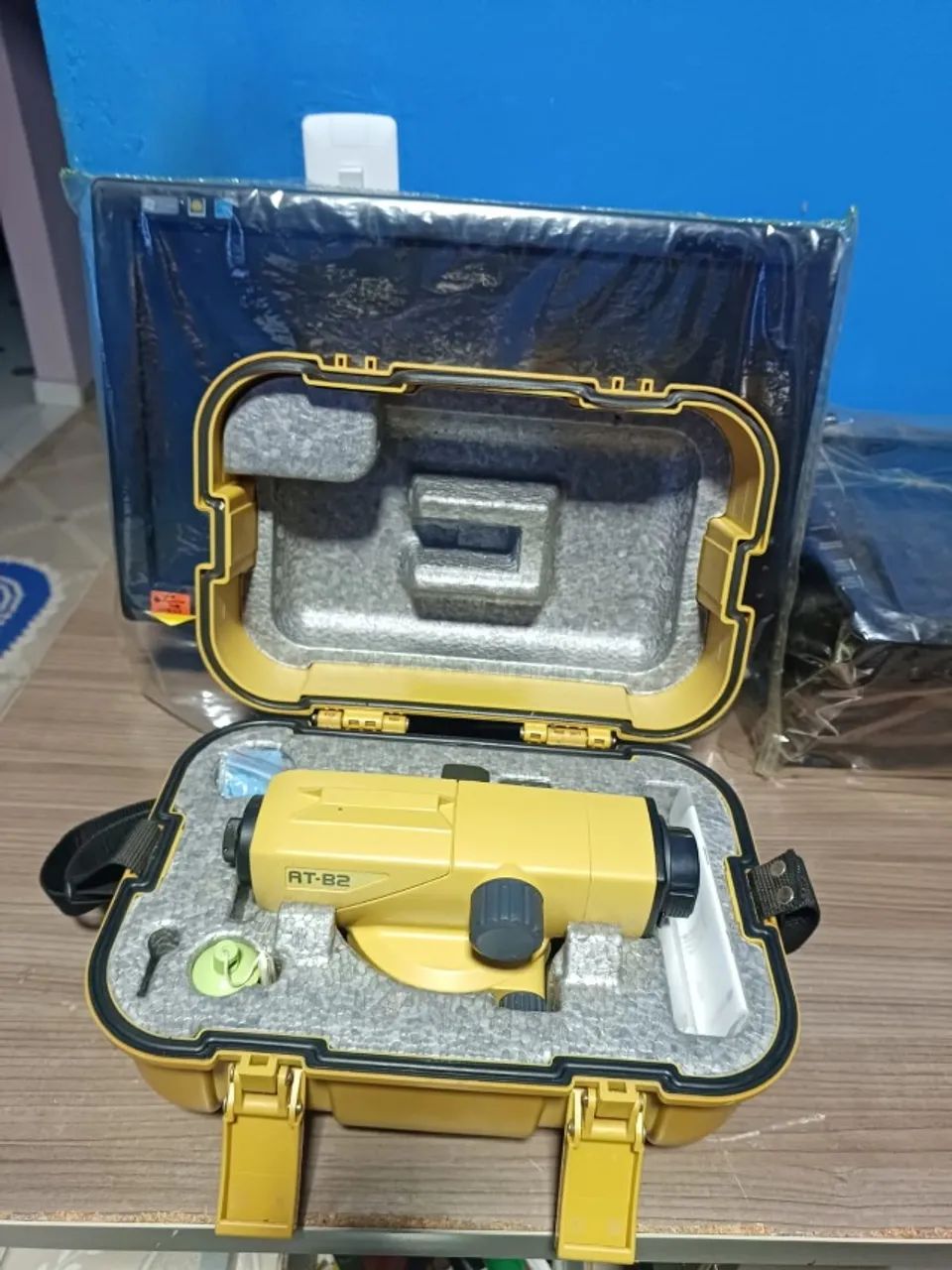 Nìvel automatico AT-B2 Topcon com tripè e mira - Foto 5
