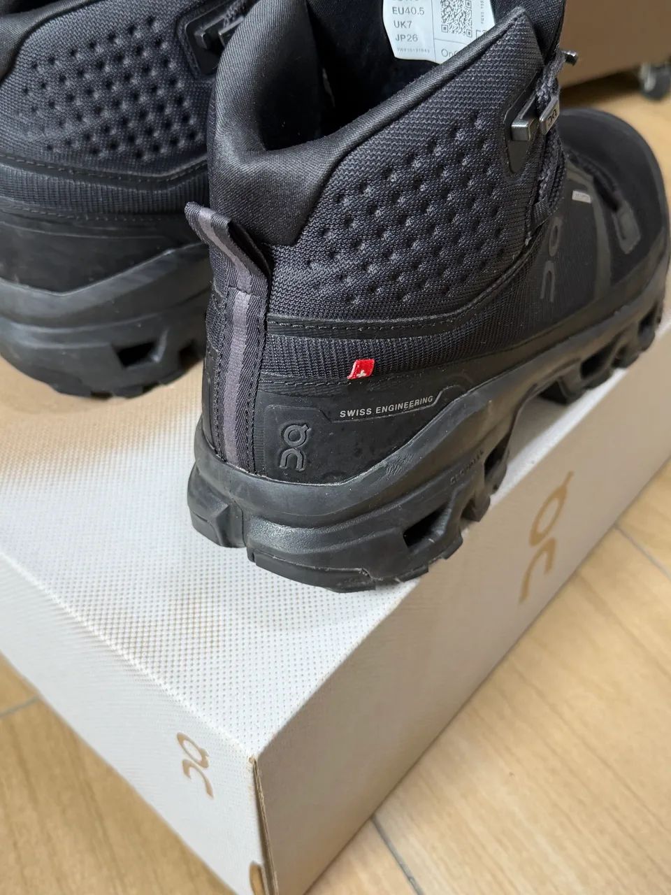 Bota trilha neve On Cloudrock mid waterproof - Foto 5