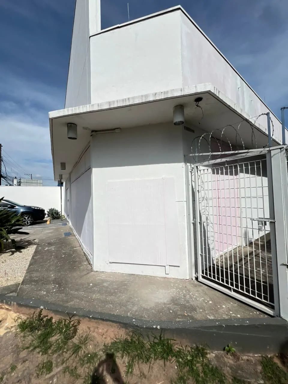 Galpão na Avenida do Rio Bonito, 1952  653 m²