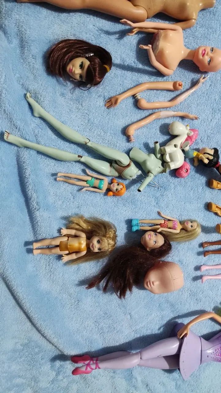 Lote de bonecas diversas e sucatas  - Foto 4