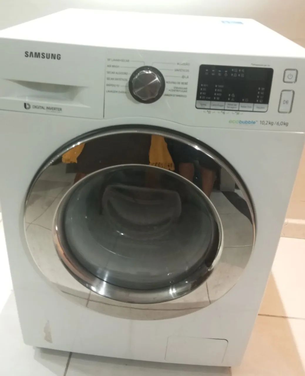 Lava e seca Samsung Eco Bubble 10,2kg com design moderno e alta performance