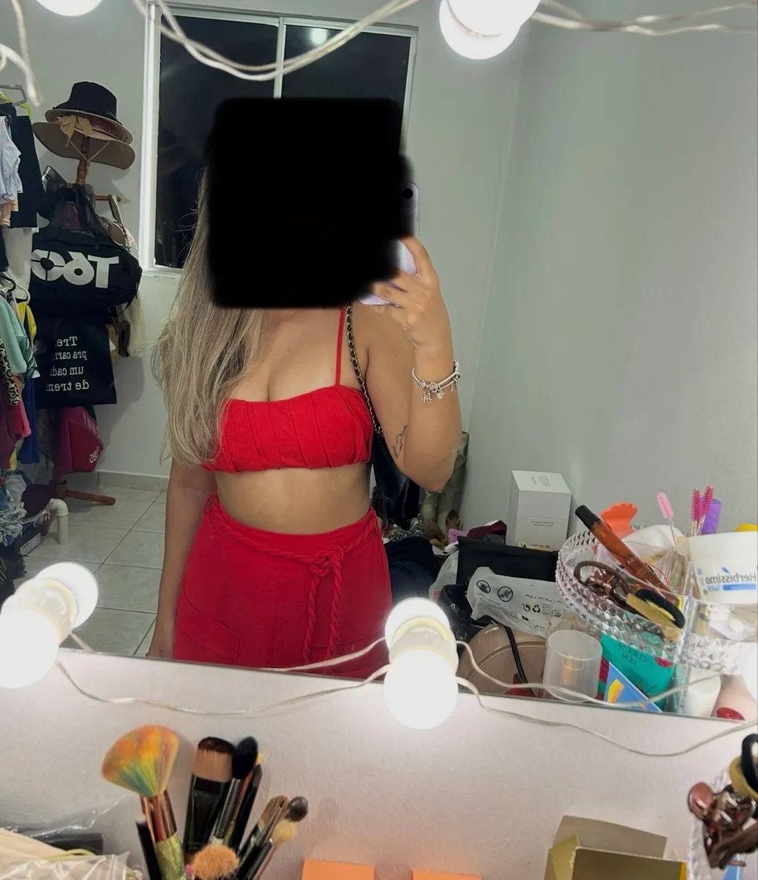 Cropped vermelho com detalhes franzidos - Foto 4