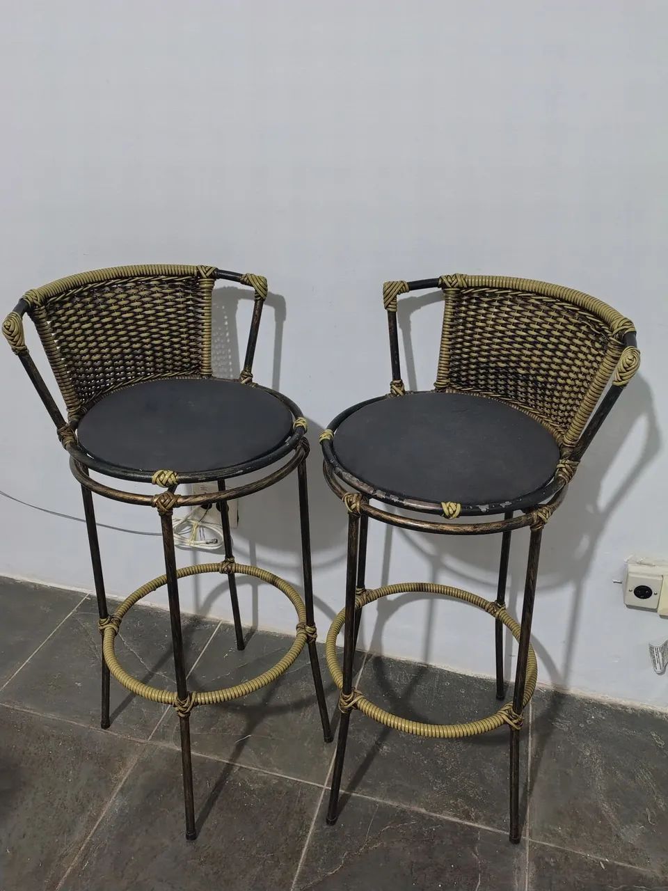 2 banquetas de bar de vime com acento rotativo  - Foto 2