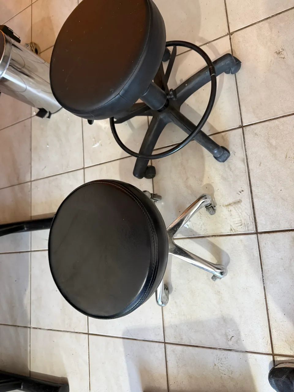 Mocho, carrinho auxiliar, cadeira regulável.  - Foto 2