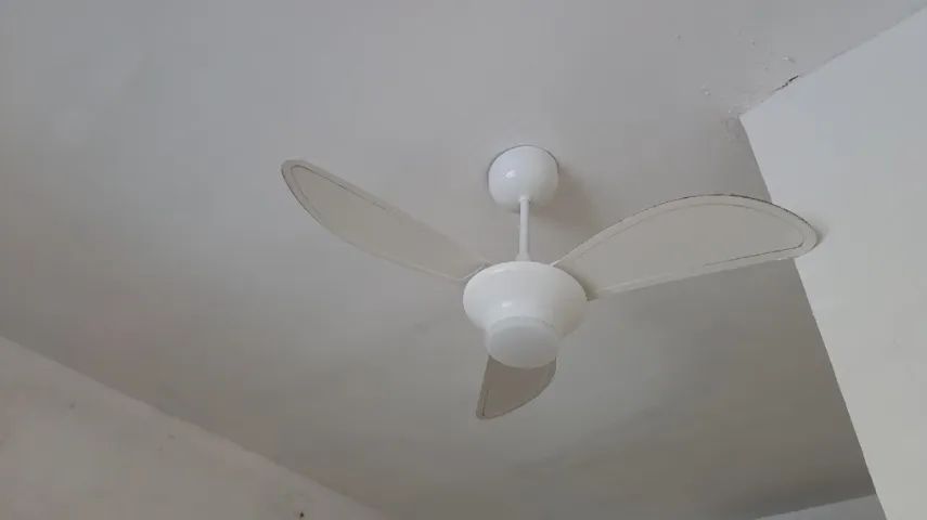 Ventilador de teto com controle 