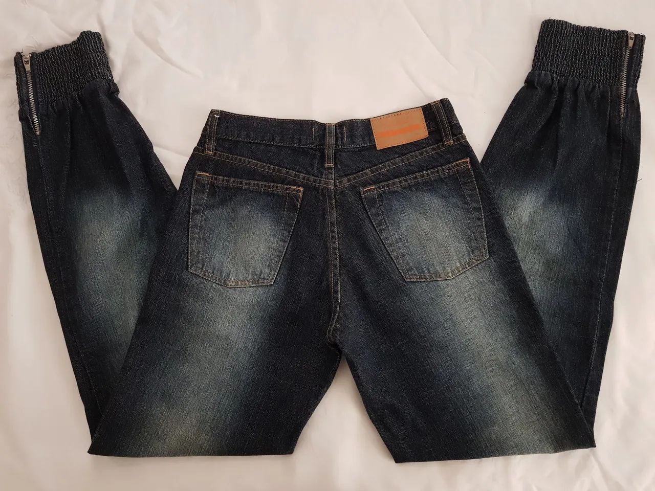 Calça Jeans Feminina Jogger da Cavendish. Nova. Super Estilosa e Moderna.  - Foto 2