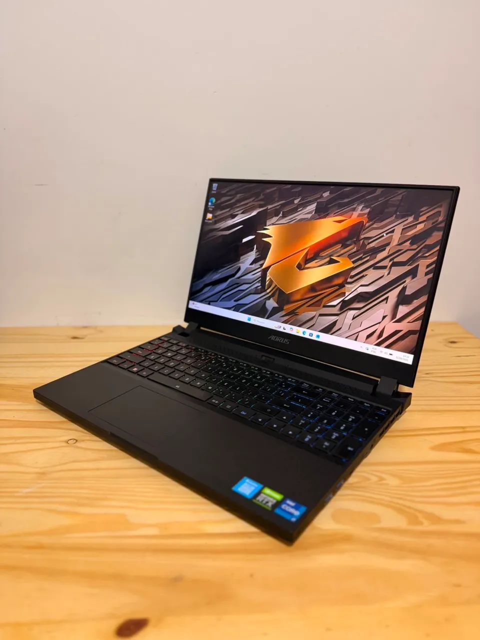 Notebook Gigabyte Aorus - RTX 3070 / Intel Core i7 12700H / 32GB de RAM / SSD 512GB - Foto 2