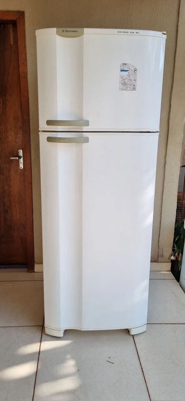 Vendo Geladeira Eletrolux Dc 49