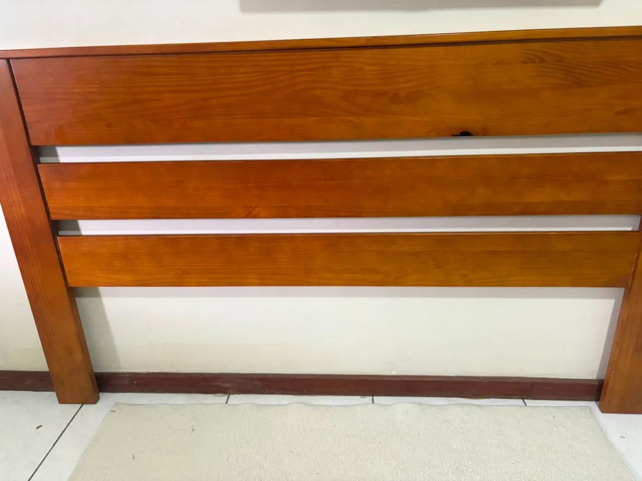Vendo cabeceira de cama de madeira bruta - Foto 5