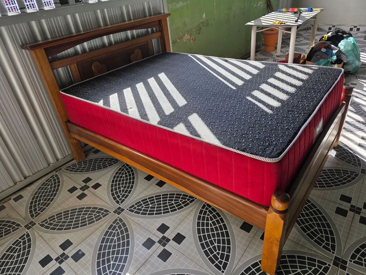 Cama de Madeira e Colchão - Foto 2