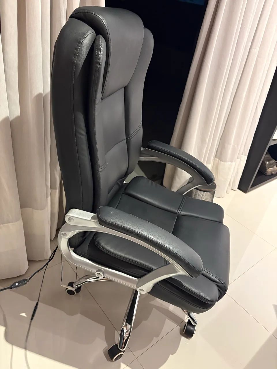 Cadeira escritório massageadora (novíssima) - Foto 2