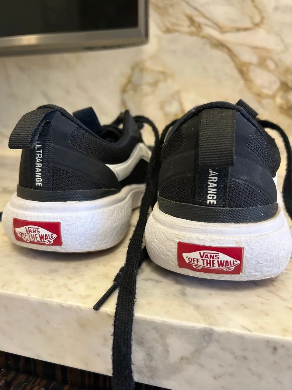 Tênis vans impecável - modelo mais top - Foto 2
