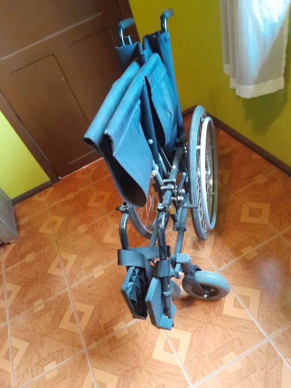 Venda de Cadeira de Rodas - Foto 4