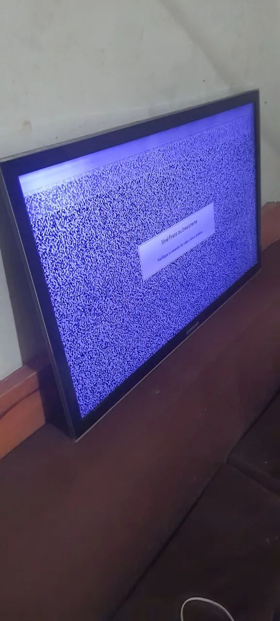 Tv Samsung 40 polegadas liga e desliga sozinha  - Foto 4