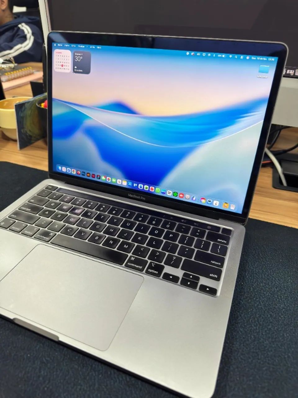 Macbook Pro 2020, 13.3'', Chip M1, 8gb, Ssd-256gb - Touchbar Cinza