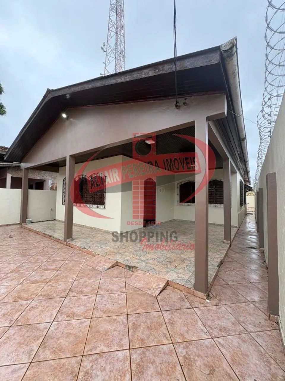 CASA COM TRÊS DORMITÍROS SENDO UM SUÍTE PARA LOCAÇÃO DISPONÍVEL NO BAIRRO NOVO BURITIZAL,  - Foto 2
