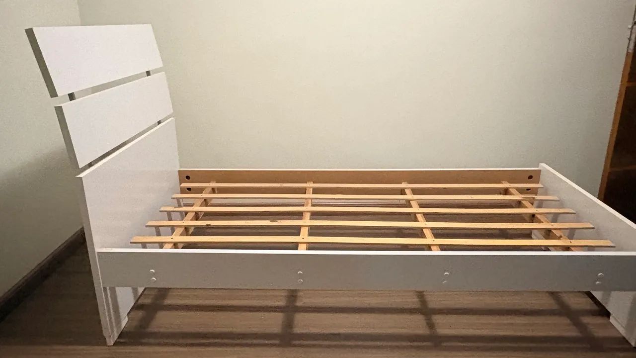 Suporte para cama de solteiro branco - Foto 2