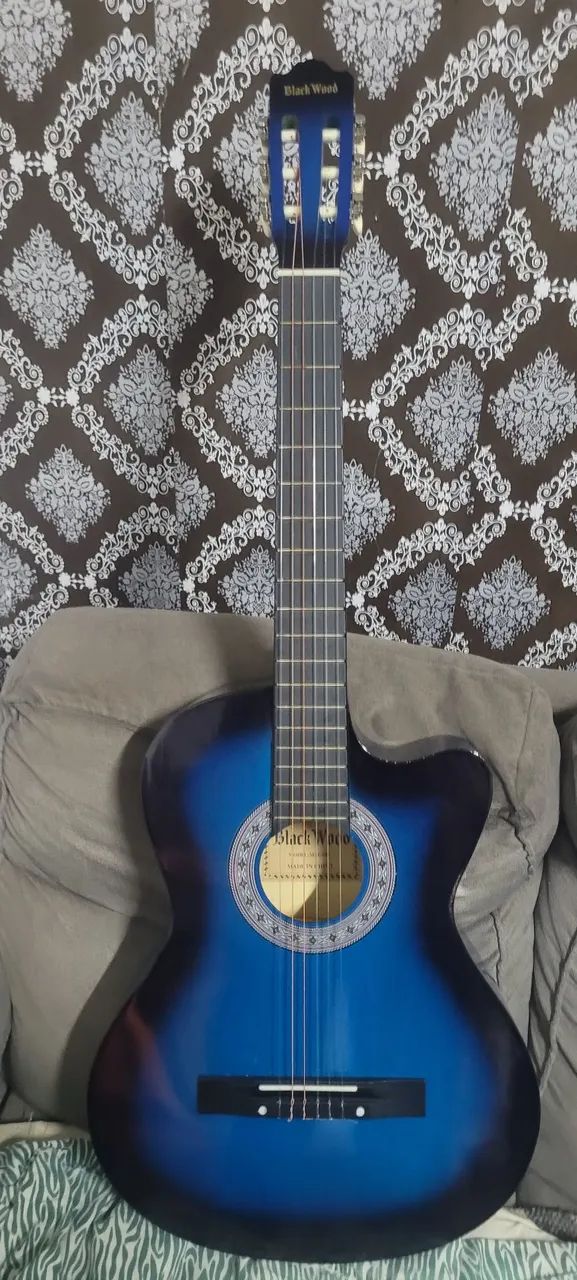 Violão, em ótimo estado, com  capa!