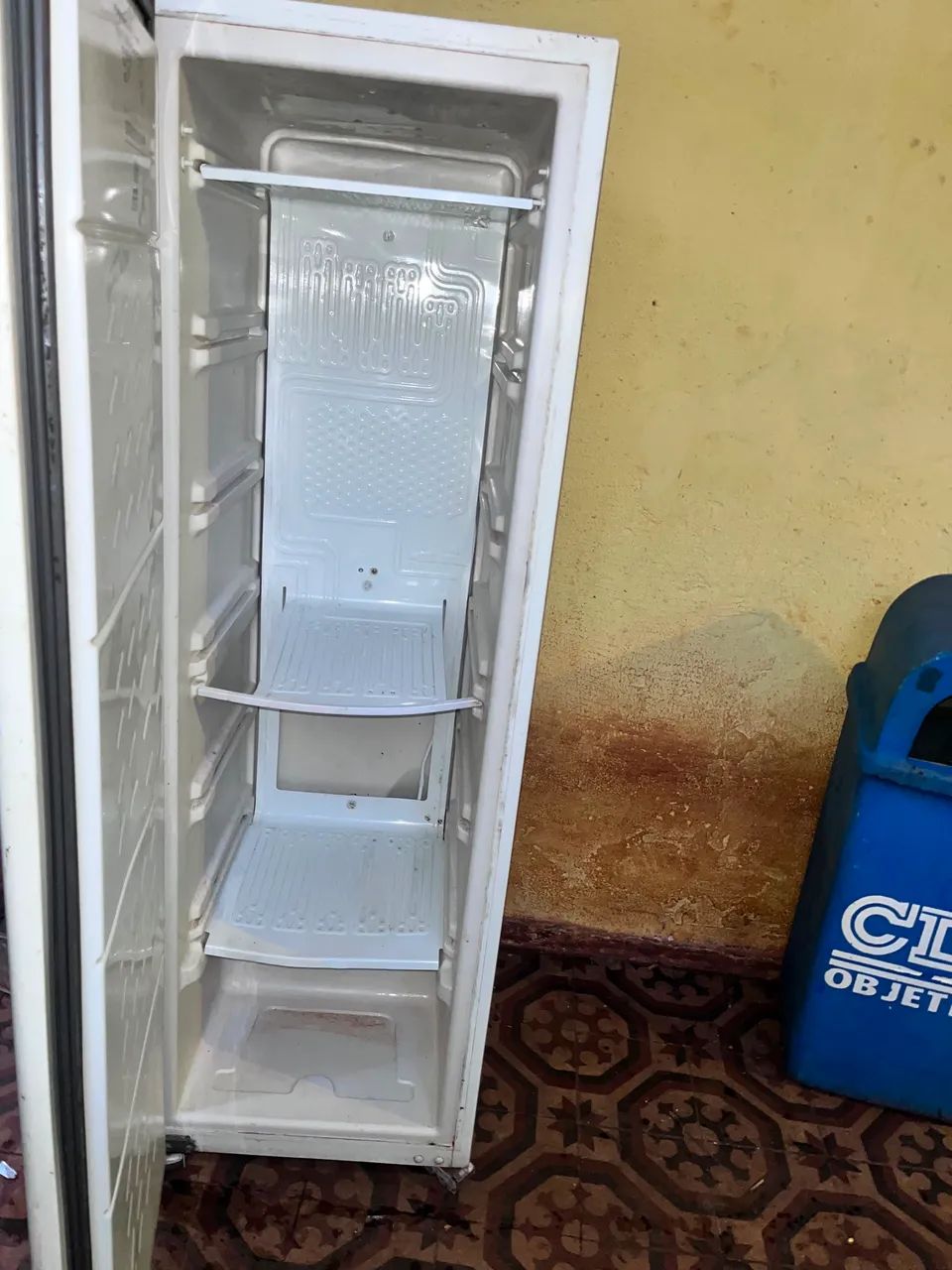 Freezer Consul slim freezer