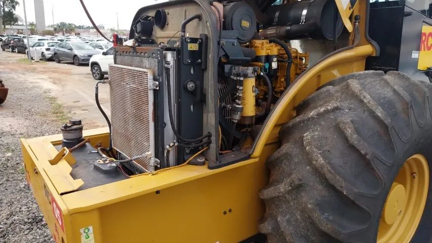 ROLO COMPACTADOR DE PNEU CAT CS54B 10,5T - Foto 3