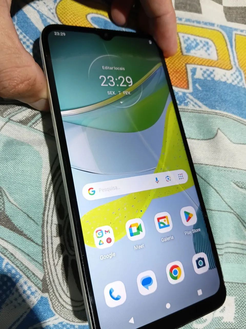 Celular motorola e13 bateria inchada trinco na tela ( nao abaixo preço  - Foto 4
