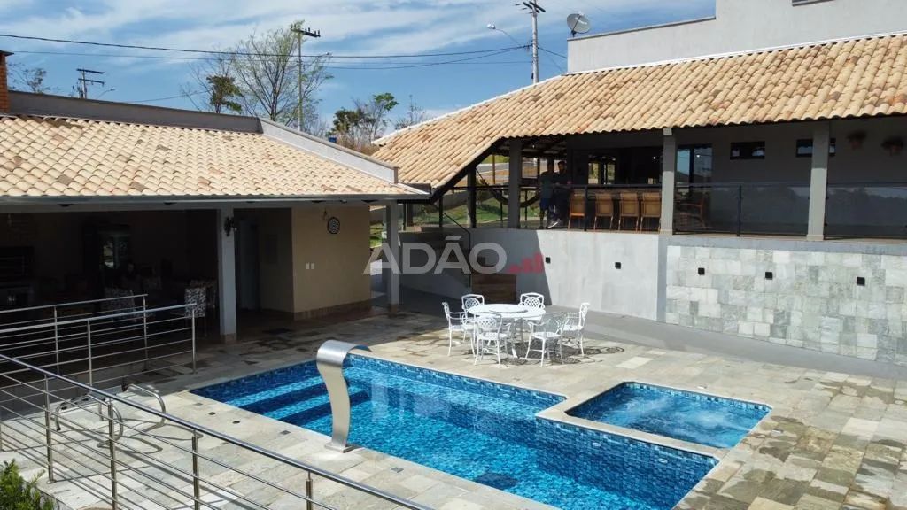 CASA TERREA 4Q/2S COND. RESERVA DAS AROEIRAS  GO-020