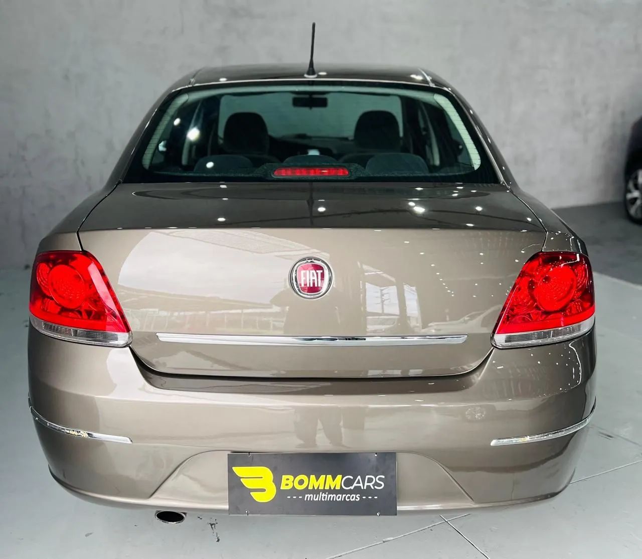 Fiat Linea 1.9/ HLX 1.9/1.8 Flex Dualogic 4P 2010 - Foto 5