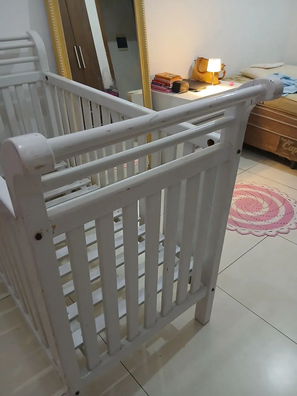 Berço branco de madeira 65579519954819123