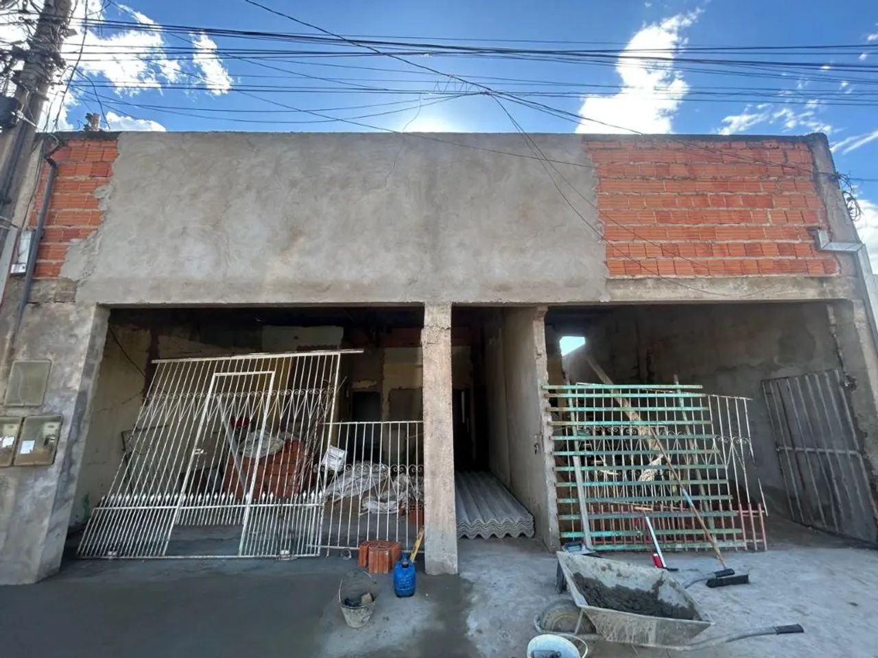 VENDO SOBRADO PEDRA 90 DE FRENTE PARA PRAÇA - Foto 2