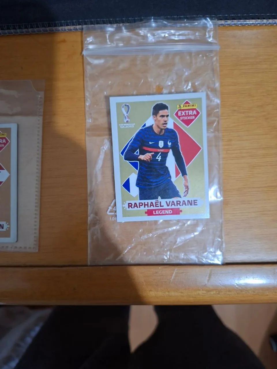 Lote 3 Figurinhas Extra Stickers Panini Copa 2022 