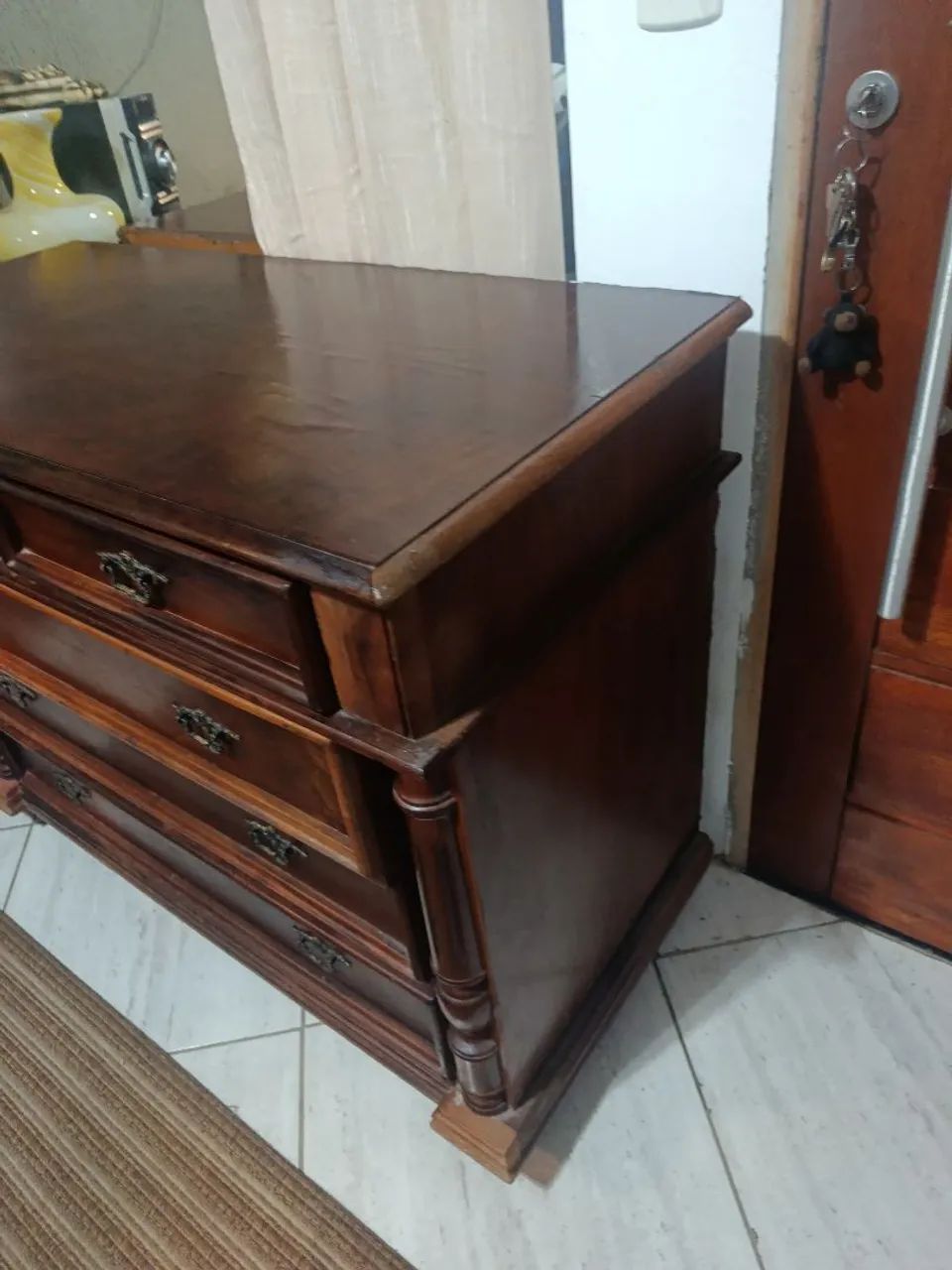 Cômoda de madeira maciça  - Foto 2