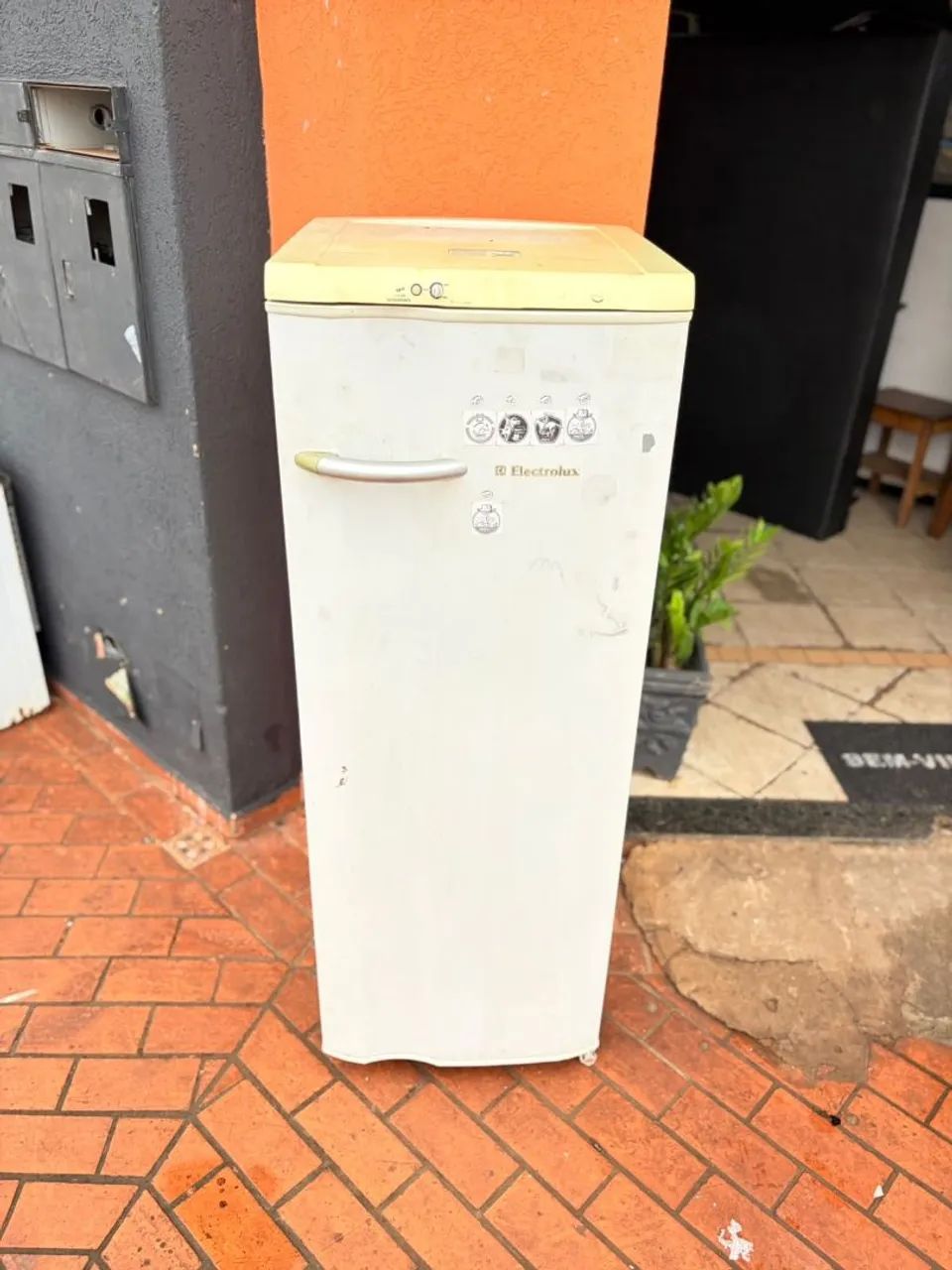 Geladeira Electrolux funcionando perfeitamente ((ENTREGO GRATIS))