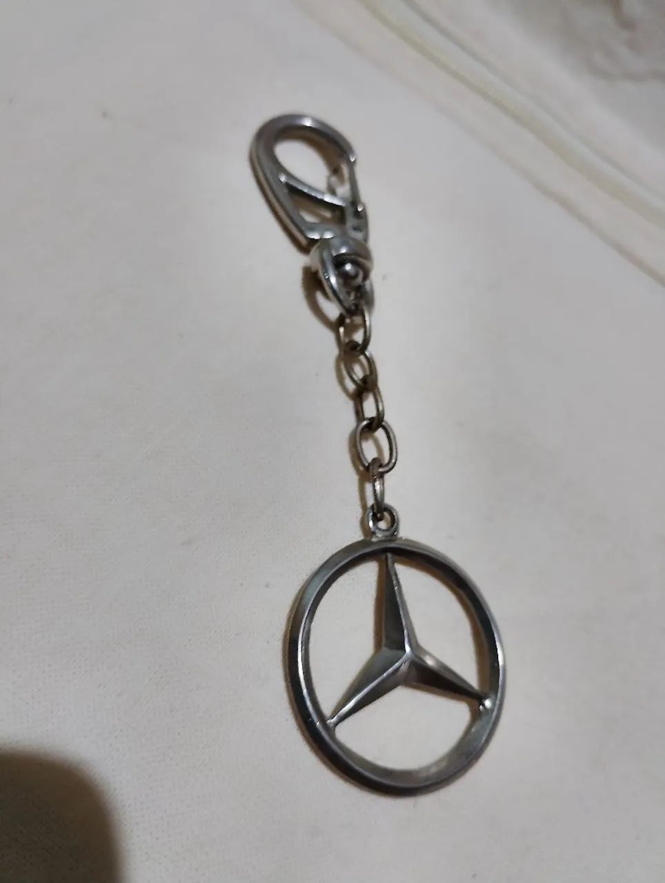 Chaveiro com logo marca da Mercedes Benz 