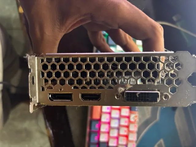 Placa de video GTX 1050 TI