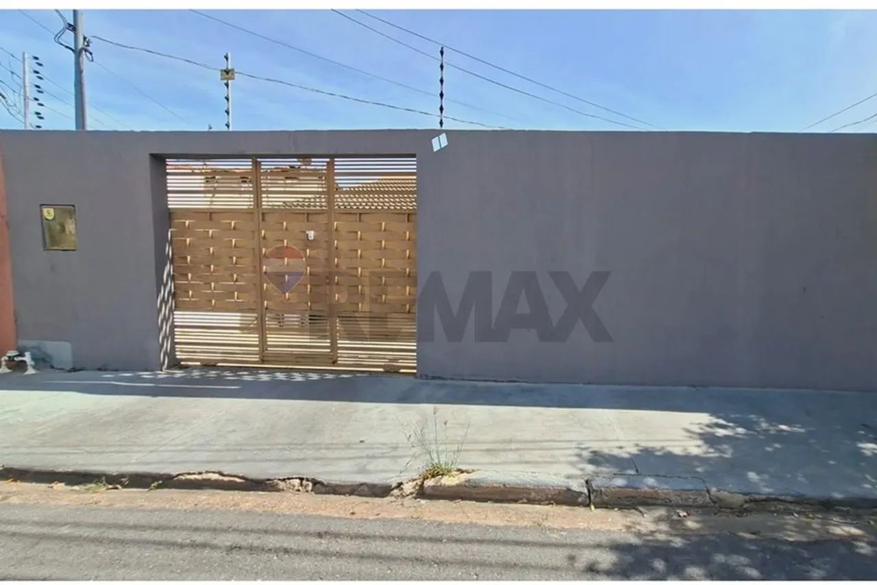 Casa Térrea à venda com 3 Quartos 1 suíte 4vaga de garagem!
