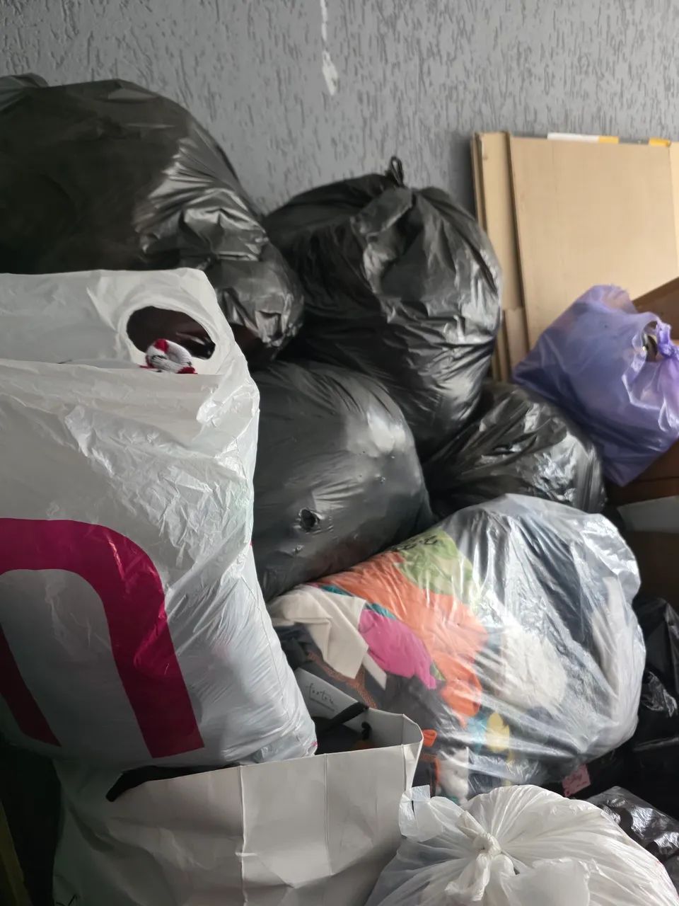 Lote de roupas para brecho