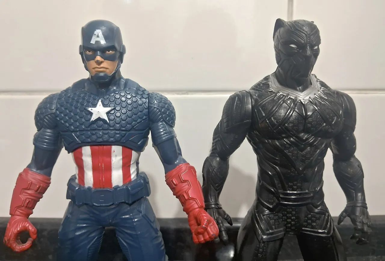 Bonecos Capitão América e Pantera Negra  - Foto 5