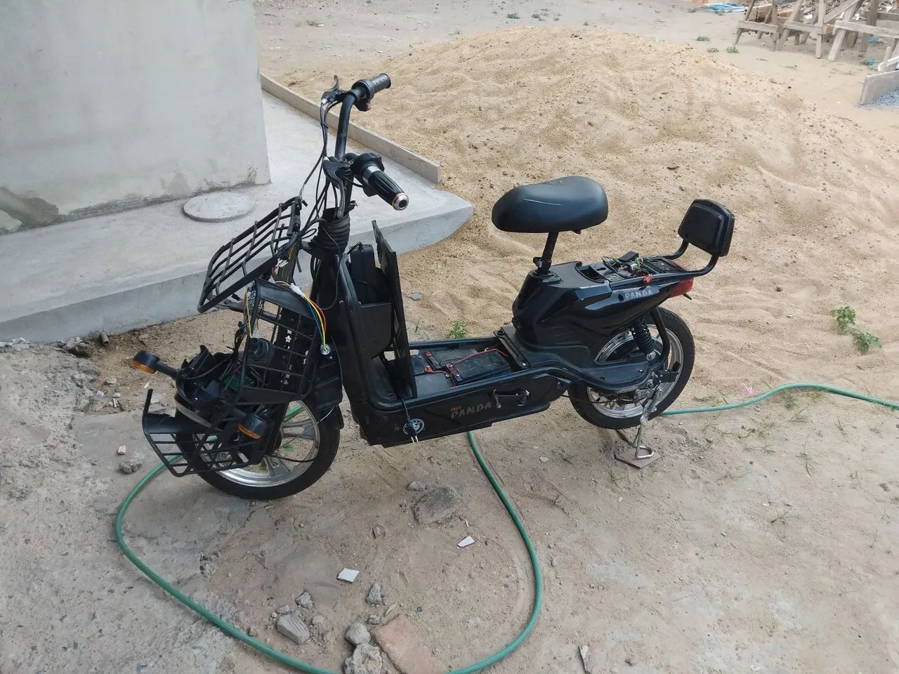 Moto elétrica com defeito.