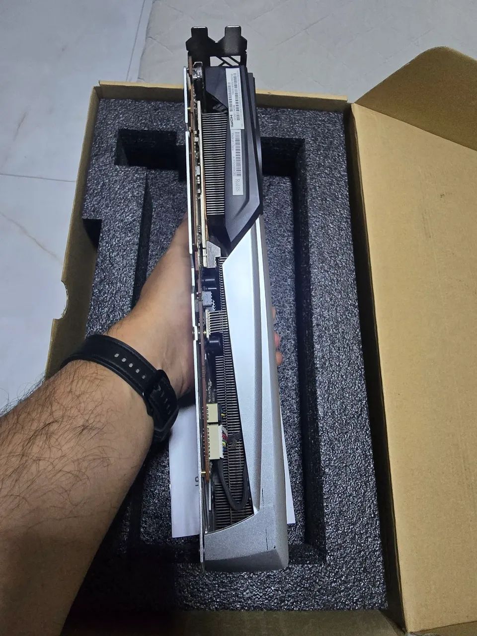 RX 5700 XT 8GB Saphire Nitro+ - Foto 4
