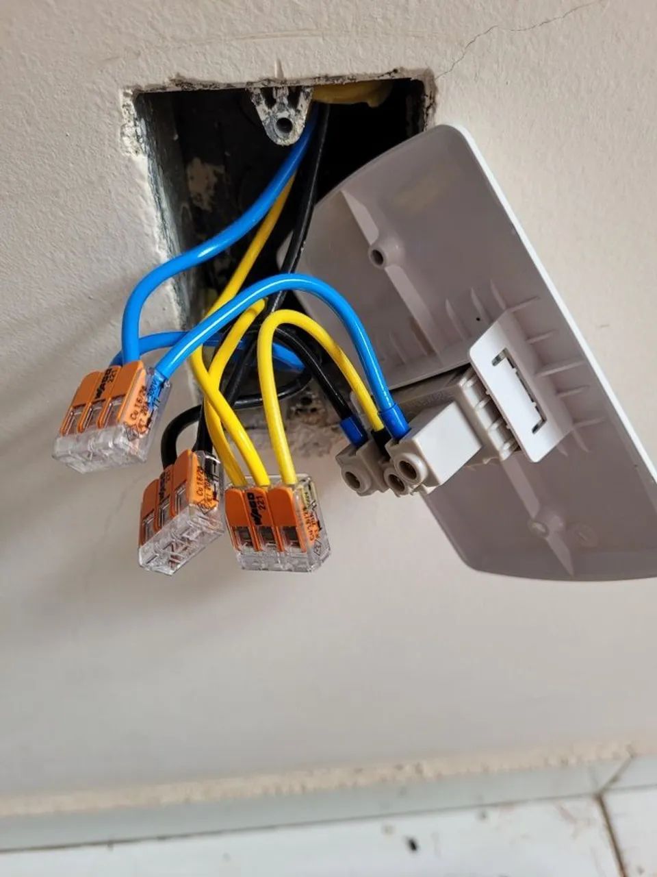 Eletricista disponível  - Foto 4
